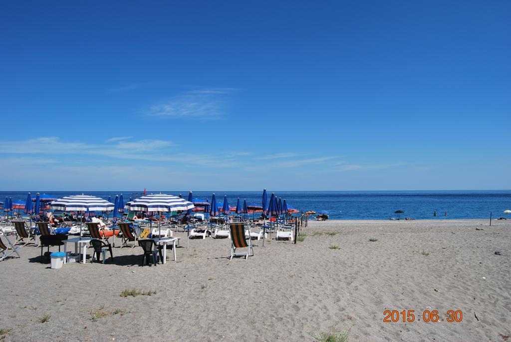Baia Degli Dei Apartamento Giardini Naxos Exterior foto