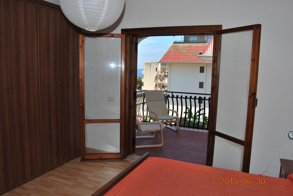 Baia Degli Dei Apartamento Giardini Naxos Quarto foto