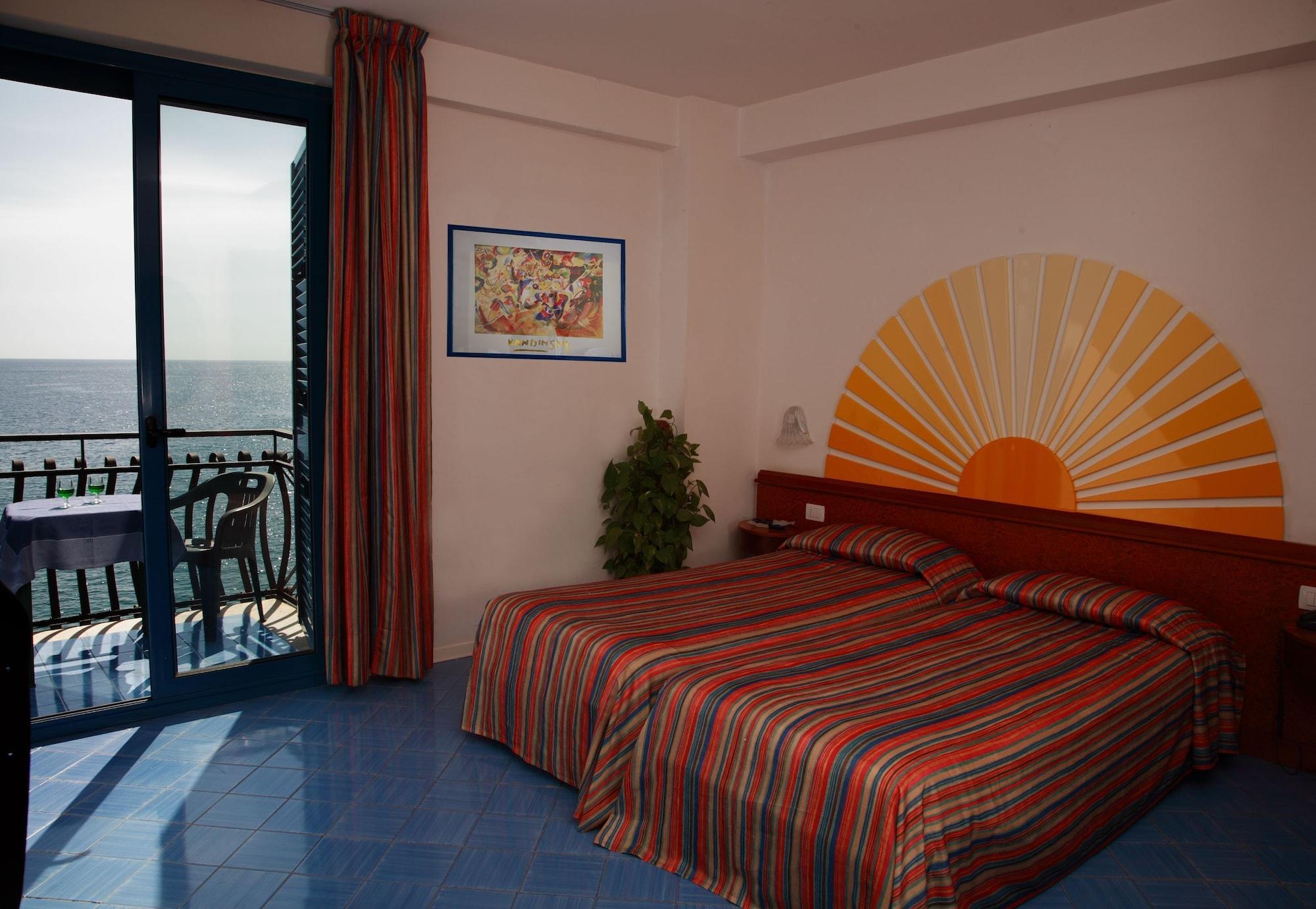 Baia Degli Dei Apartamento Giardini Naxos Exterior foto